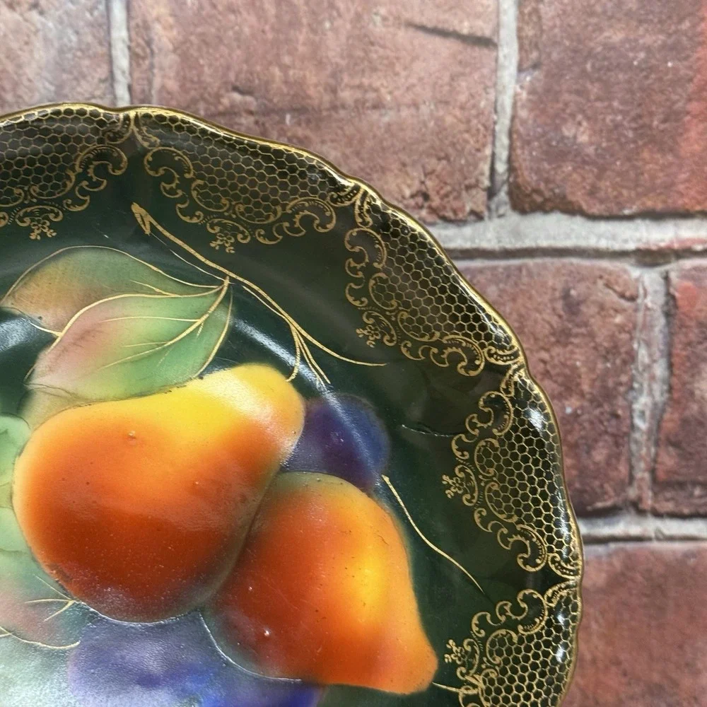 Unmarked vintage fruits